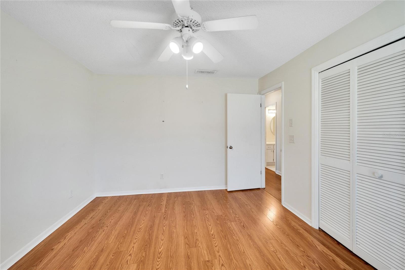 1906 WOLF LAUREL DR, SUN CITY CENTER, FL, 33573