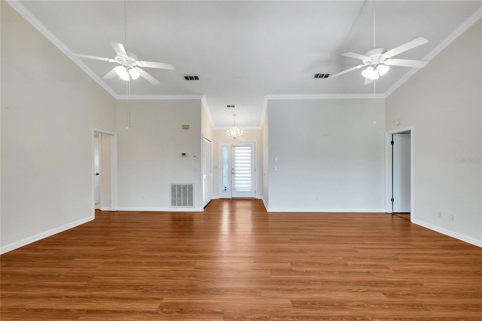 1906 WOLF LAUREL DR, SUN CITY CENTER, FL, 33573