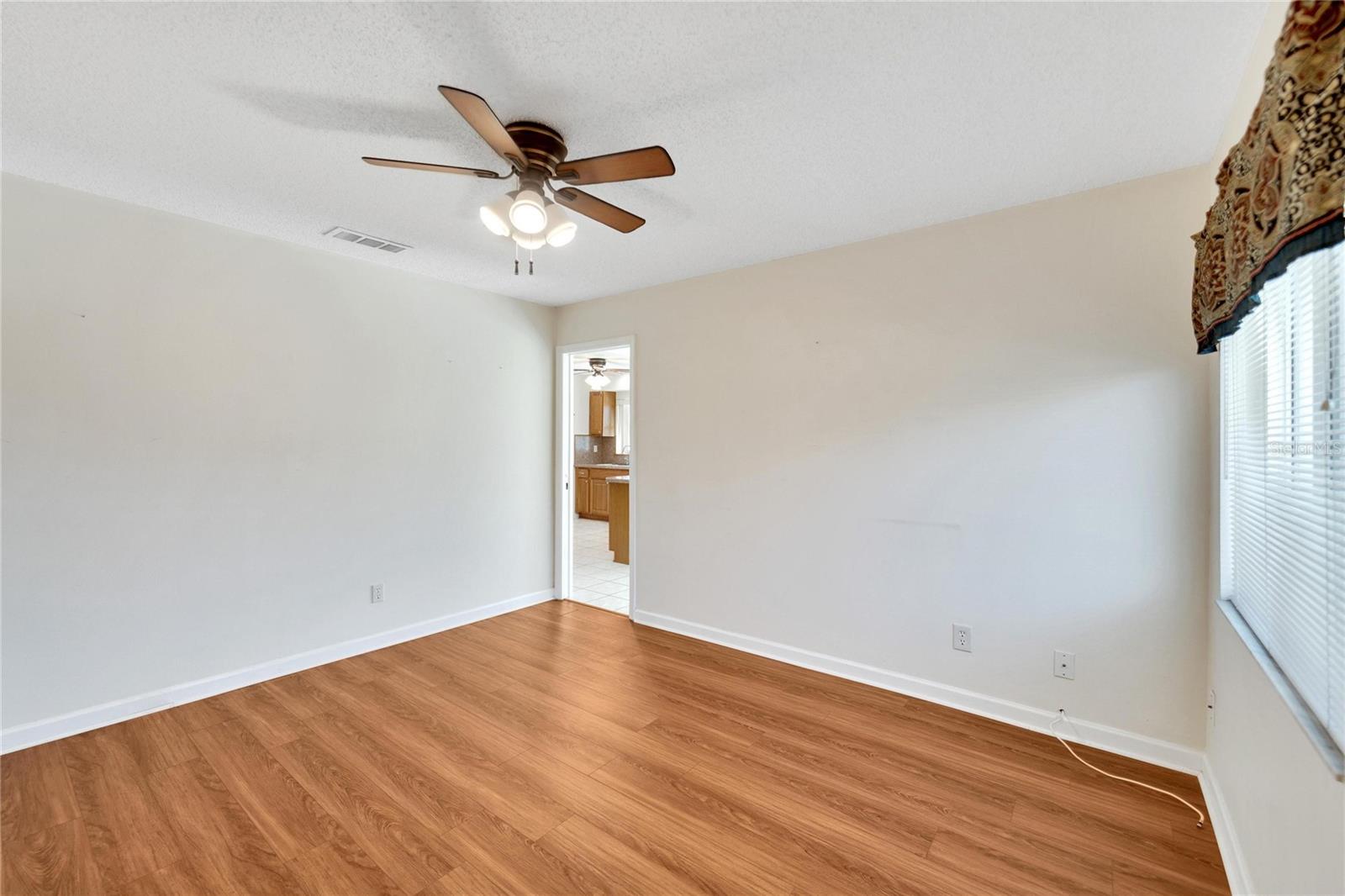 1906 WOLF LAUREL DR, SUN CITY CENTER, FL, 33573