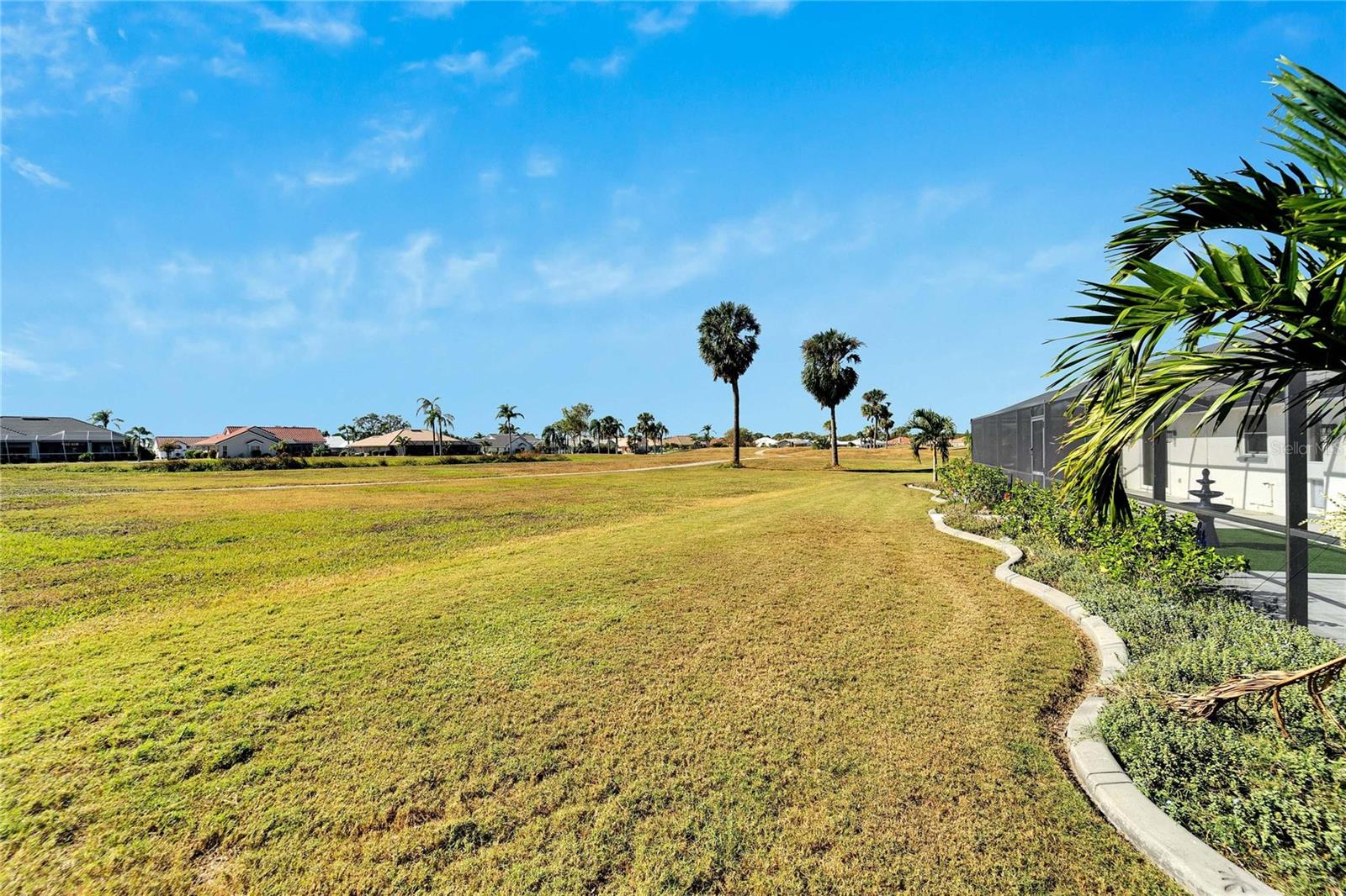 1906 WOLF LAUREL DR, SUN CITY CENTER, FL, 33573