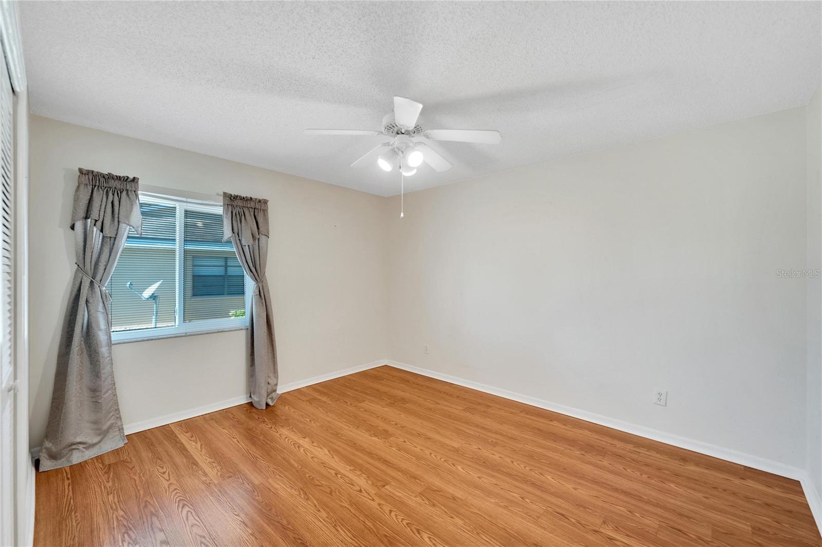 1906 WOLF LAUREL DR, SUN CITY CENTER, FL, 33573