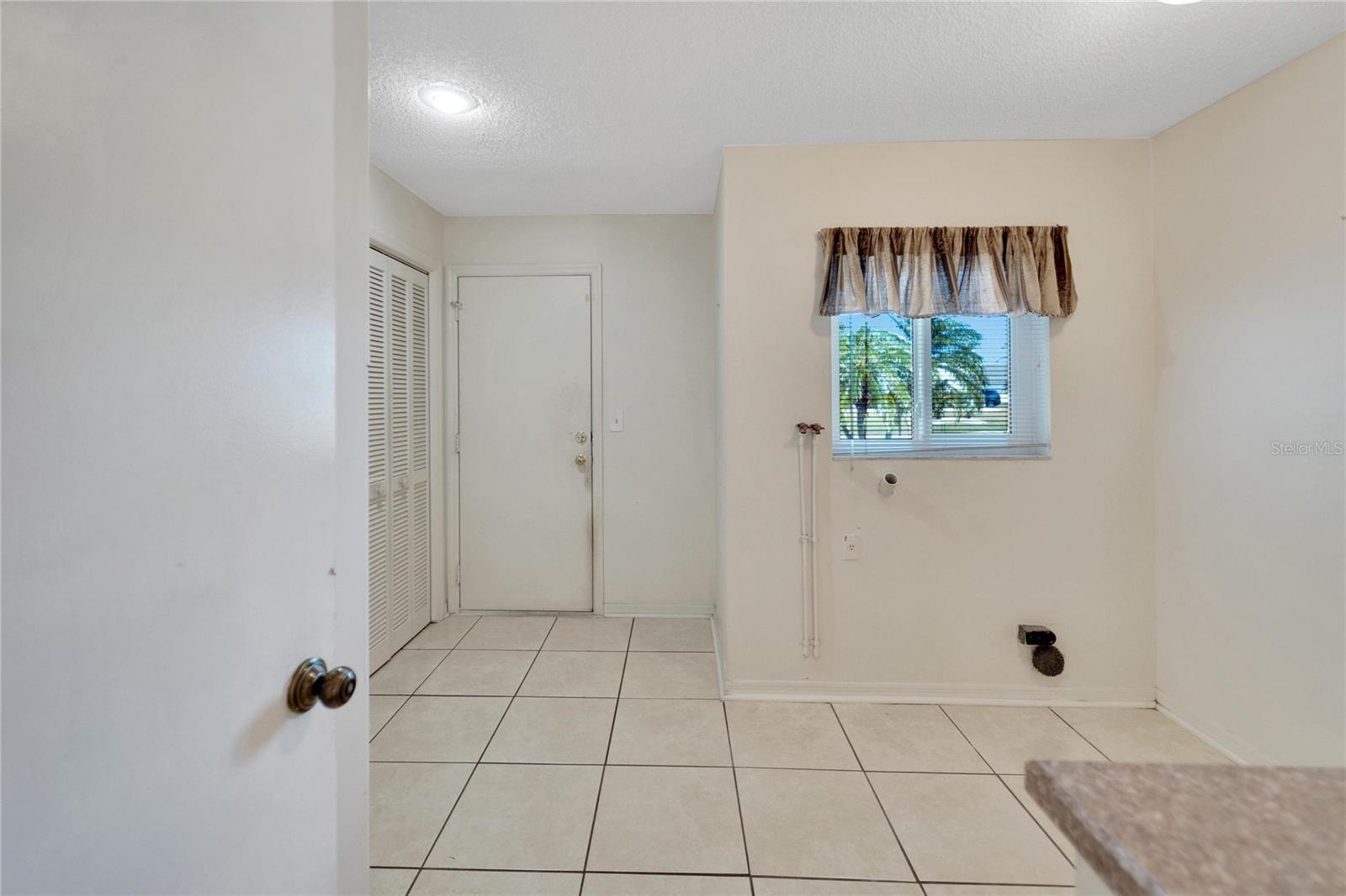 1906 WOLF LAUREL DR, SUN CITY CENTER, FL, 33573