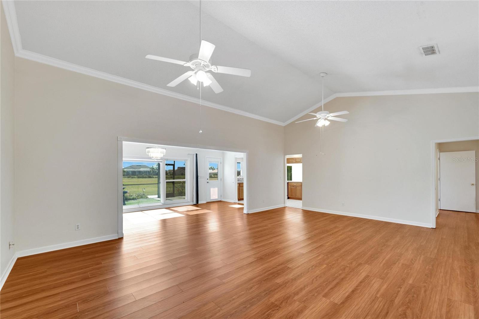 1906 WOLF LAUREL DR, SUN CITY CENTER, FL, 33573