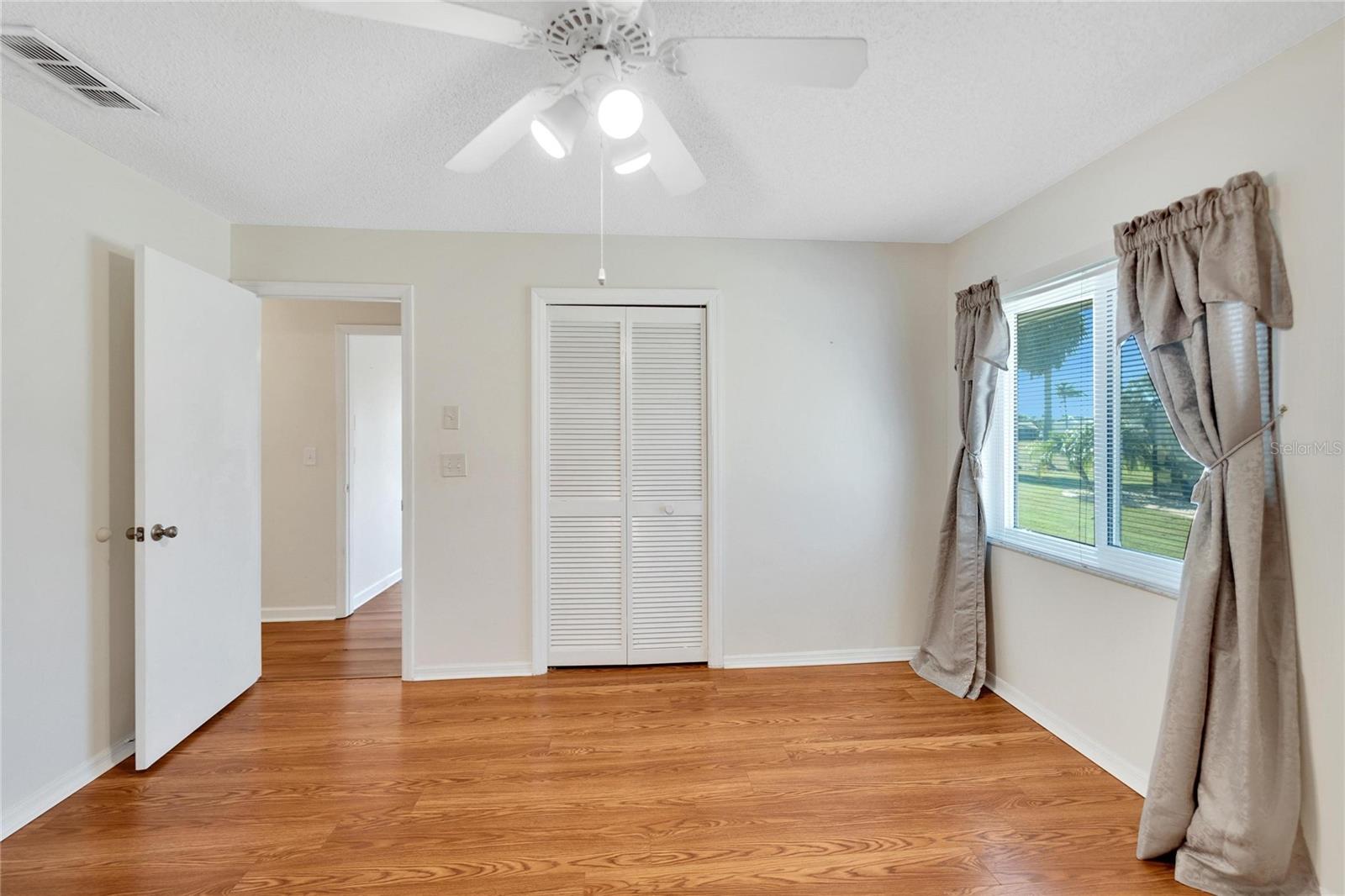 1906 WOLF LAUREL DR, SUN CITY CENTER, FL, 33573
