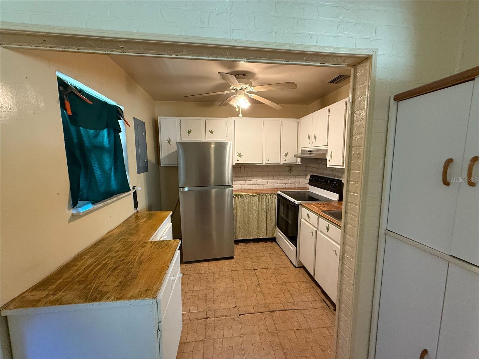 1810 E POINSETTIA AVE, TAMPA, FL, 33612