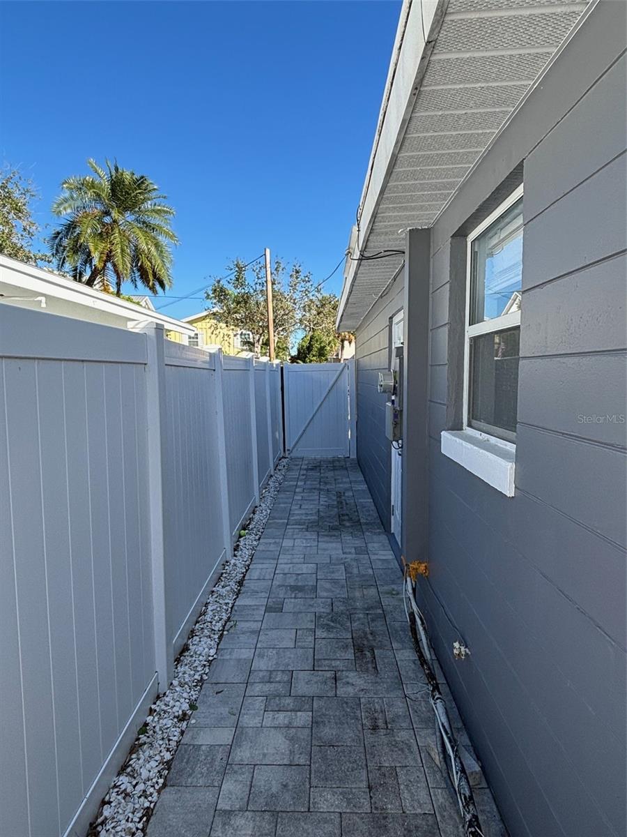 1206 BAY SHORE BLVD, INDIAN ROCKS BEACH, FL, 33785