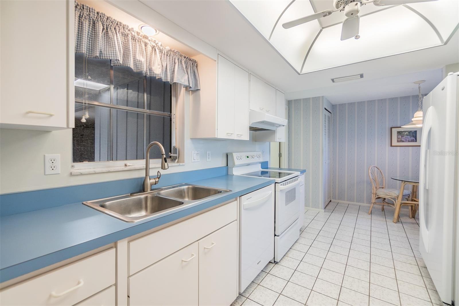 3641 SOMERVILLE DR #1506, SARASOTA, FL, 34232