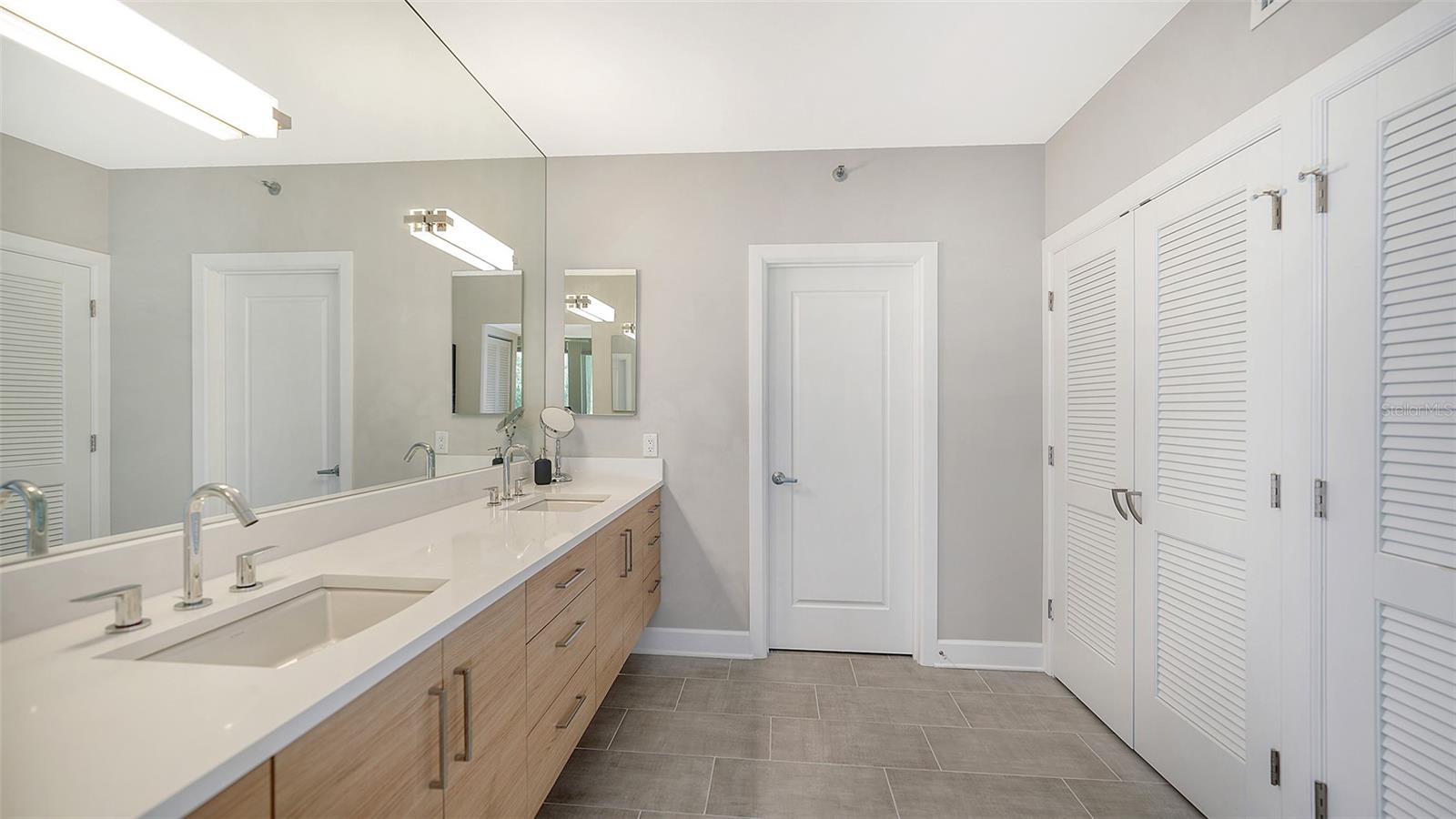 1065 GULF OF MEXICO DR #104, LONGBOAT KEY, FL, 34228