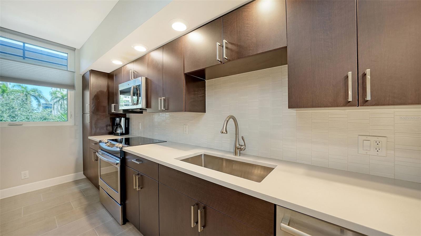 1065 GULF OF MEXICO DR #104, LONGBOAT KEY, FL, 34228