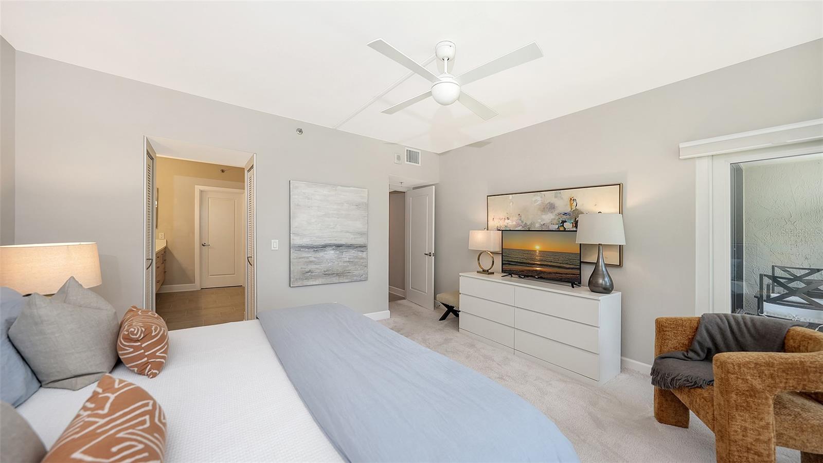 1065 GULF OF MEXICO DR #104, LONGBOAT KEY, FL, 34228