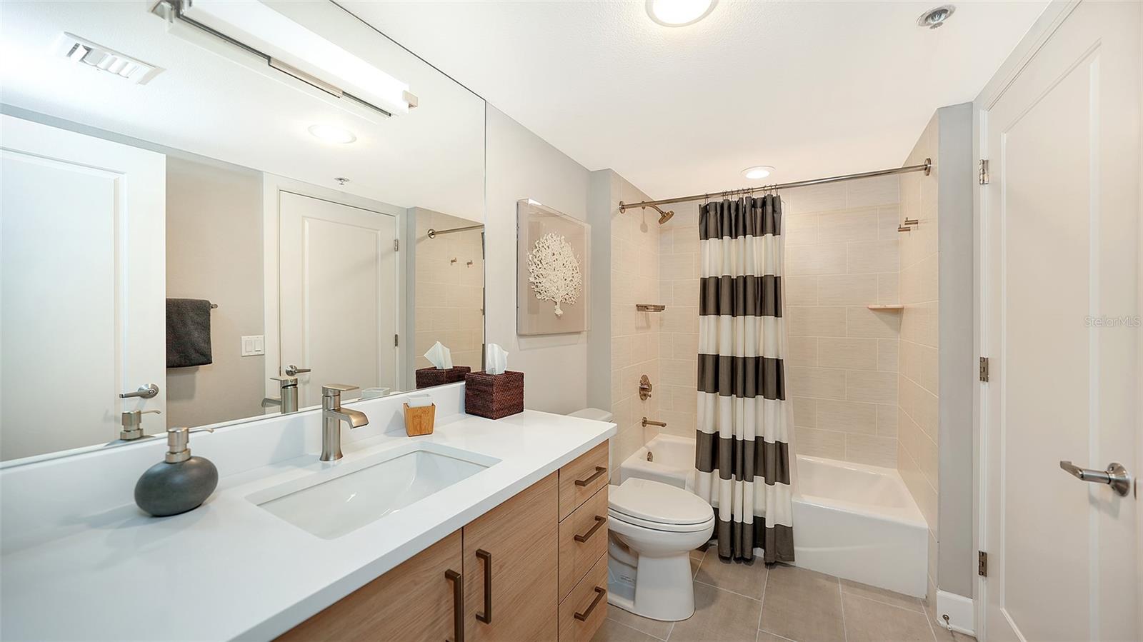1065 GULF OF MEXICO DR #104, LONGBOAT KEY, FL, 34228