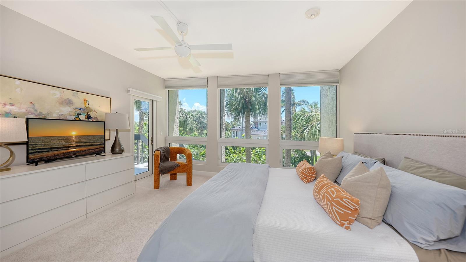 1065 GULF OF MEXICO DR #104, LONGBOAT KEY, FL, 34228