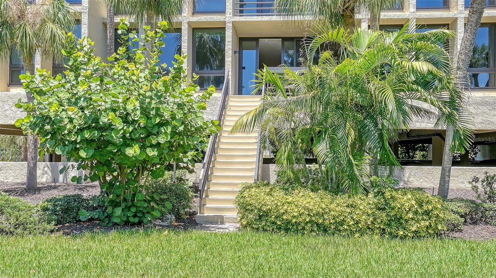 1065 GULF OF MEXICO DR #104, LONGBOAT KEY, FL, 34228