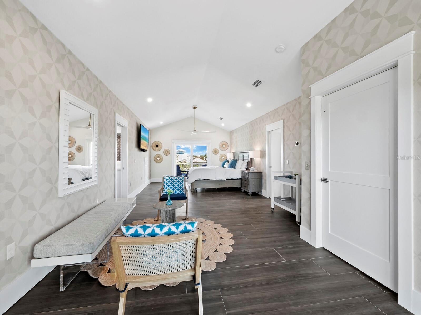 598 LYONS LN, LONGBOAT KEY, FL, 34228