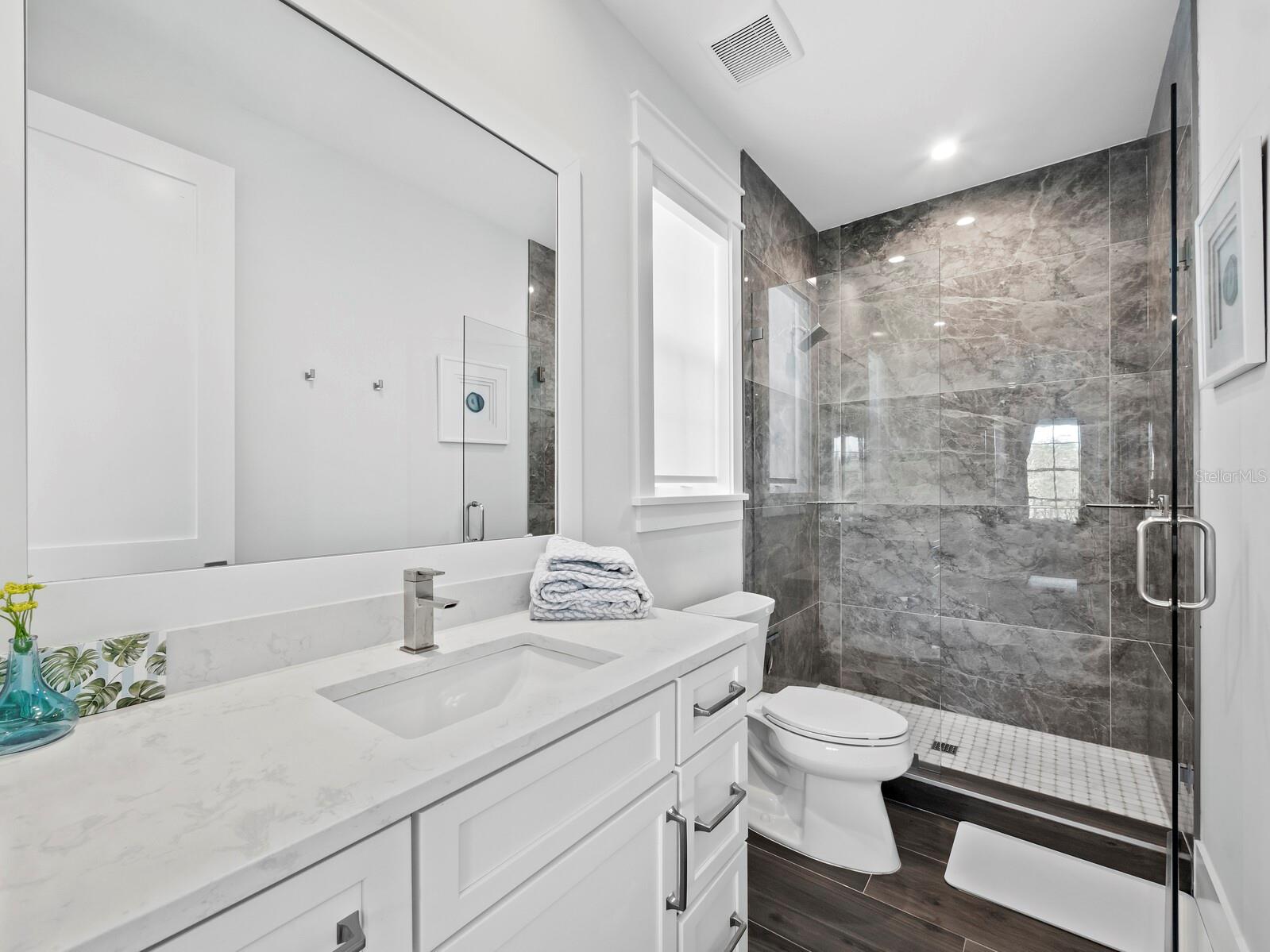 598 LYONS LN, LONGBOAT KEY, FL, 34228