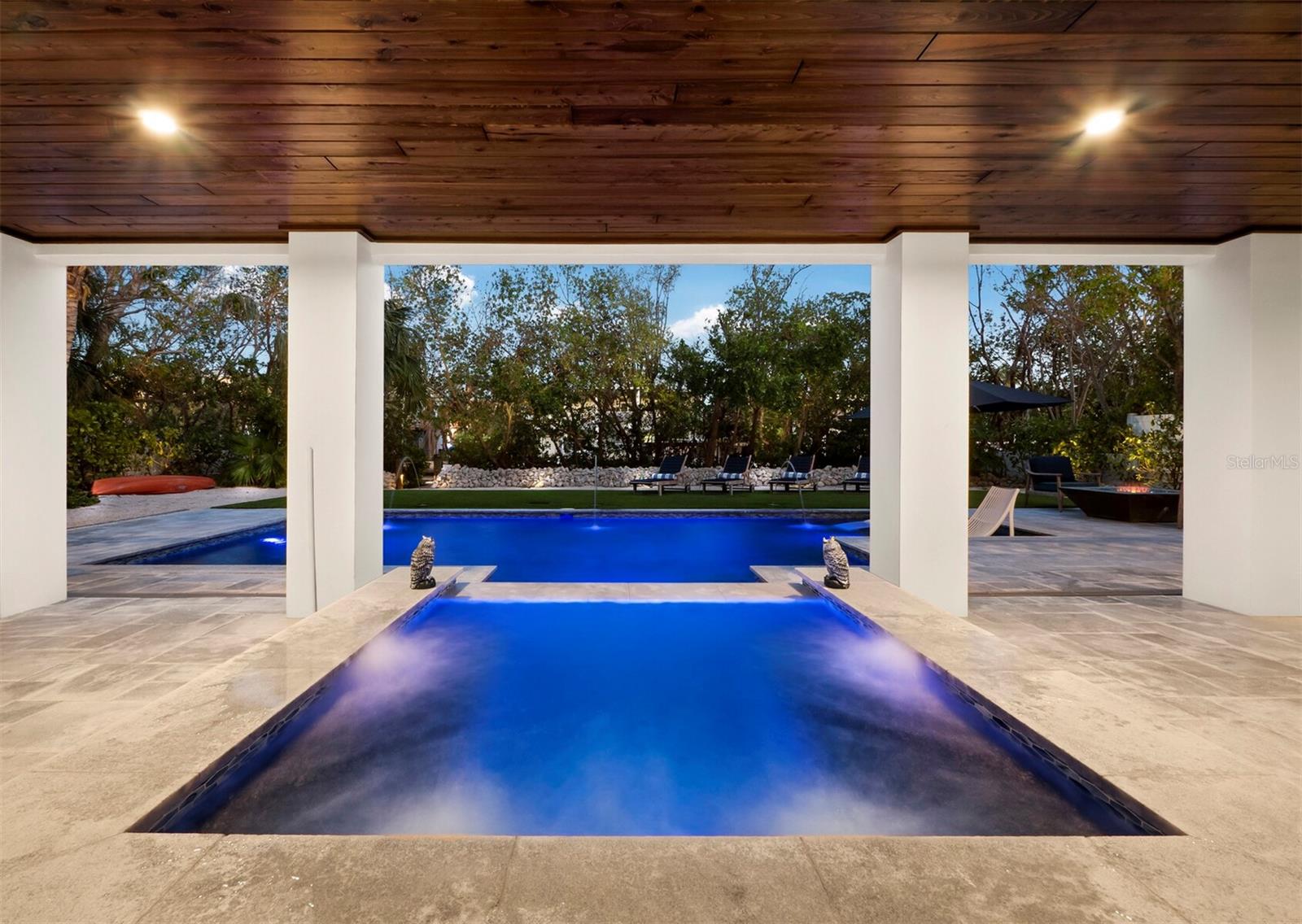 598 LYONS LN, LONGBOAT KEY, FL, 34228