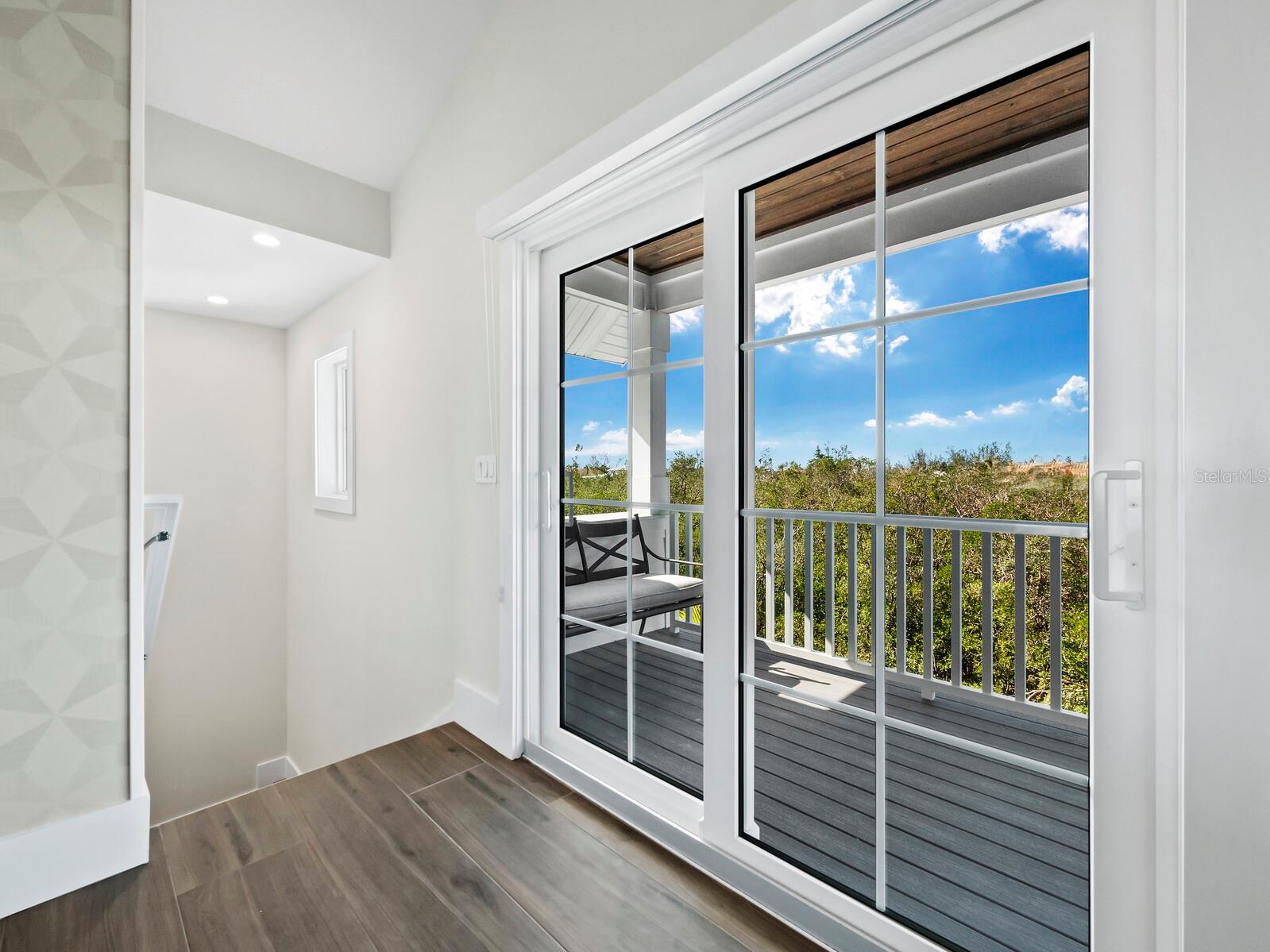 598 LYONS LN, LONGBOAT KEY, FL, 34228