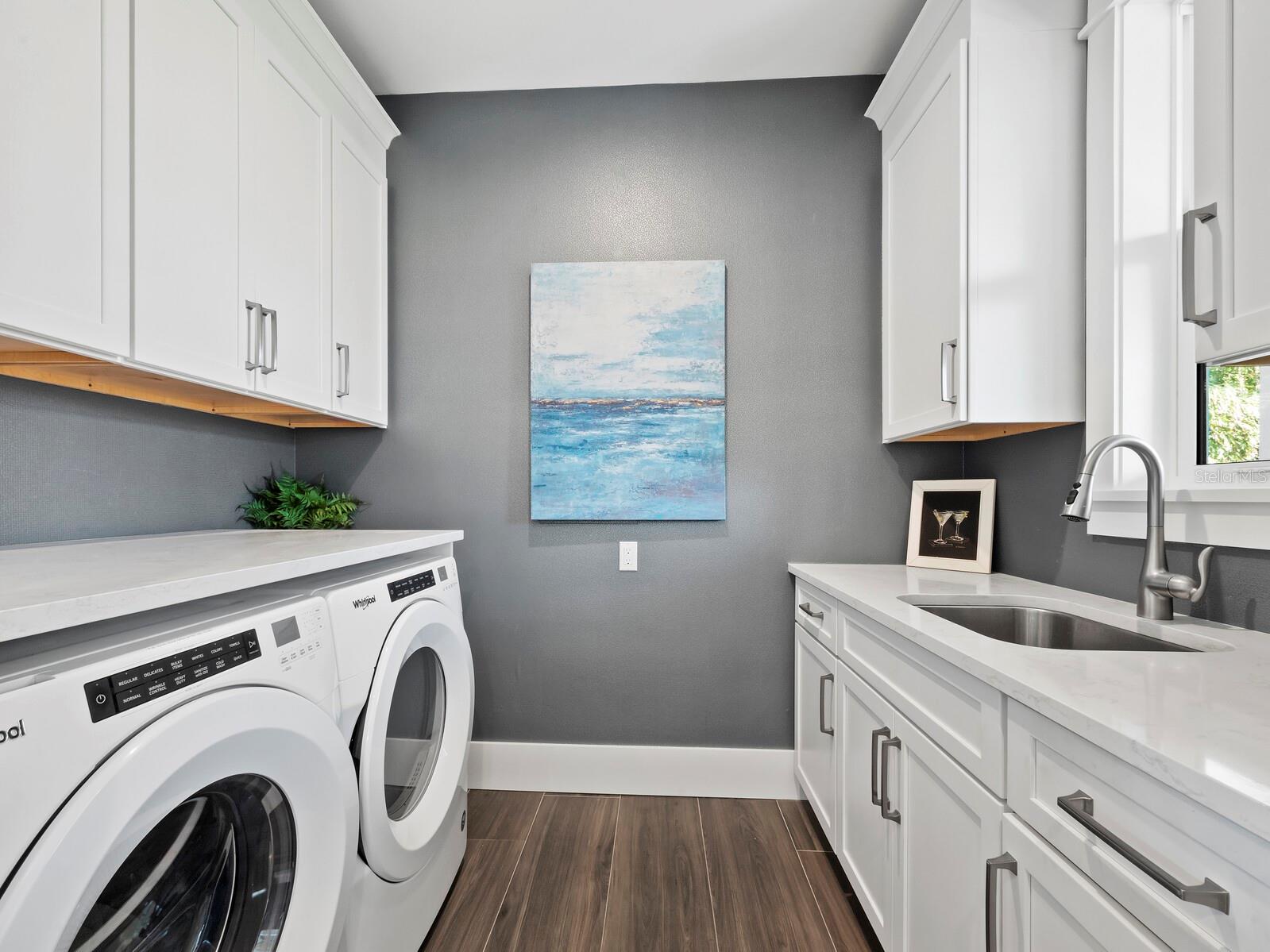 598 LYONS LN, LONGBOAT KEY, FL, 34228