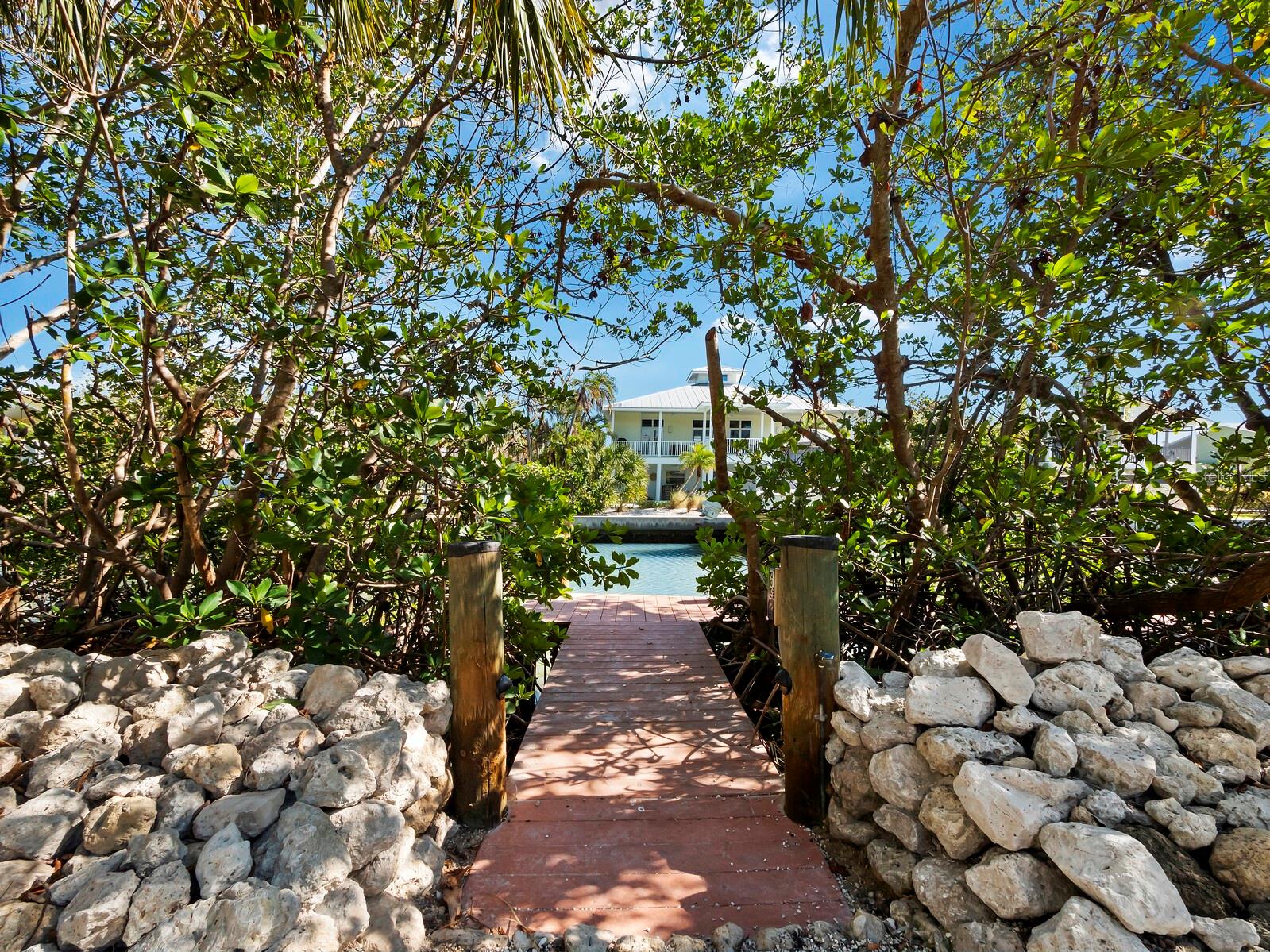 598 LYONS LN, LONGBOAT KEY, FL, 34228