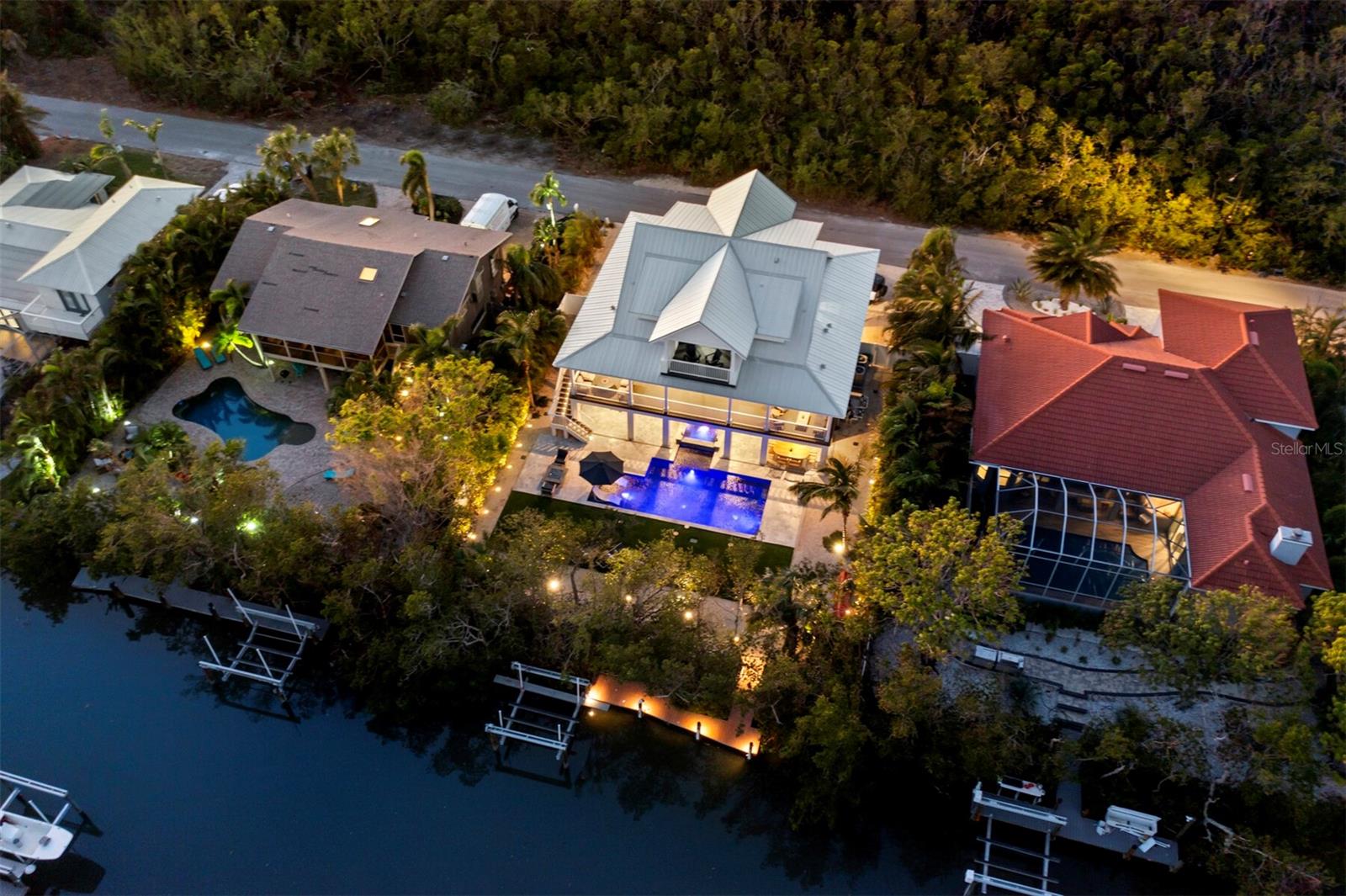 598 LYONS LN, LONGBOAT KEY, FL, 34228