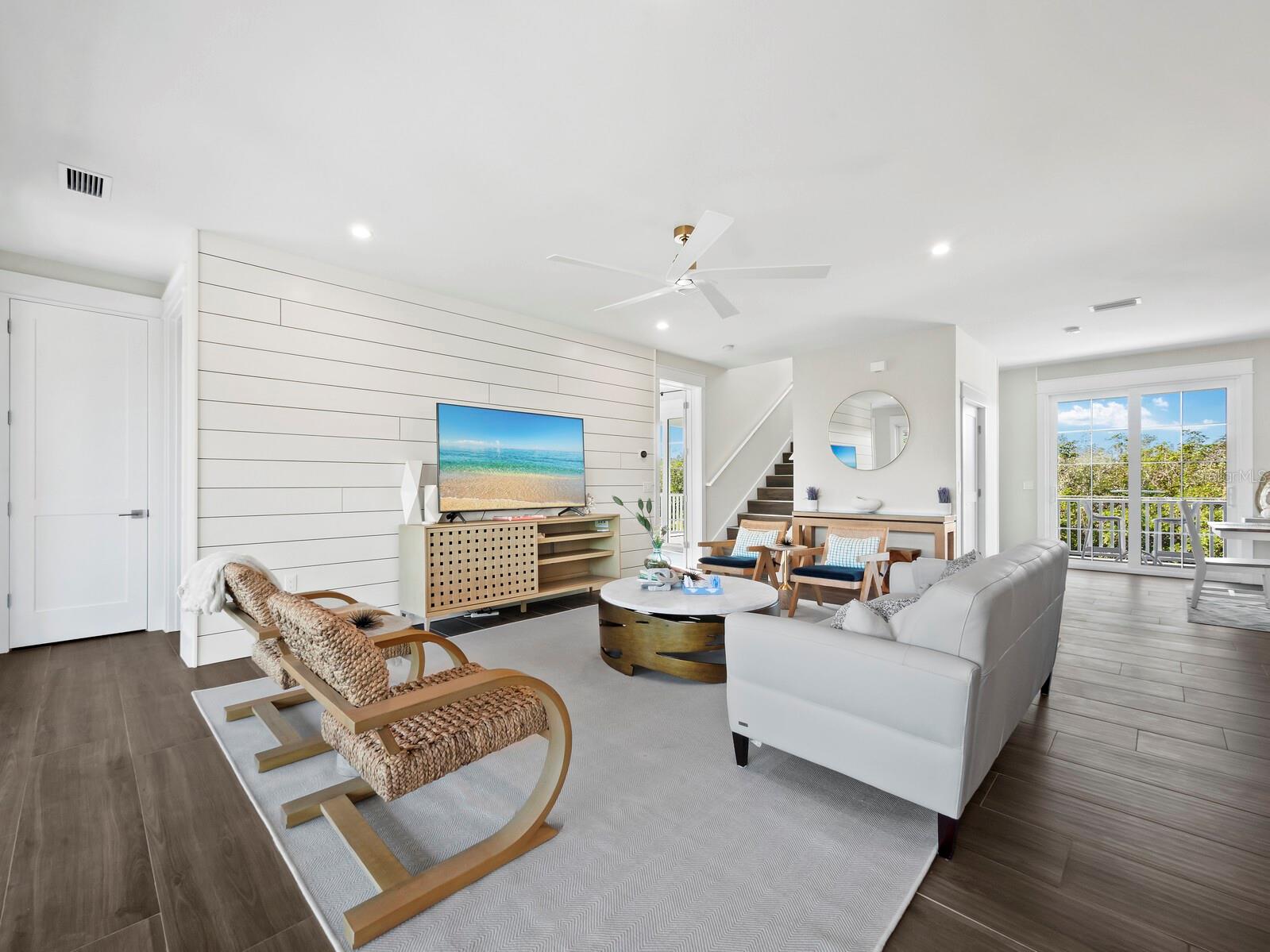 598 LYONS LN, LONGBOAT KEY, FL, 34228