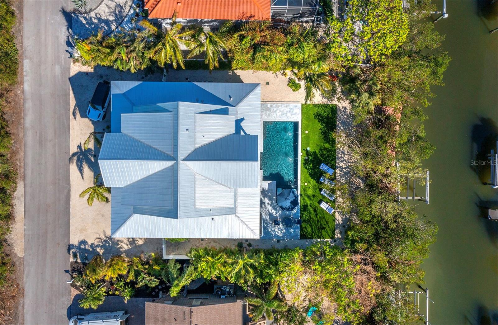 598 LYONS LN, LONGBOAT KEY, FL, 34228