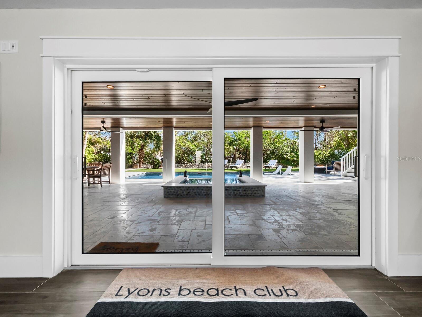 598 LYONS LN, LONGBOAT KEY, FL, 34228