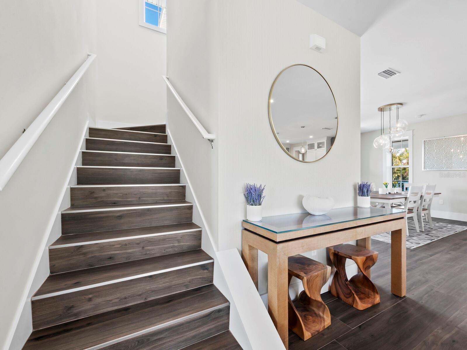 598 LYONS LN, LONGBOAT KEY, FL, 34228