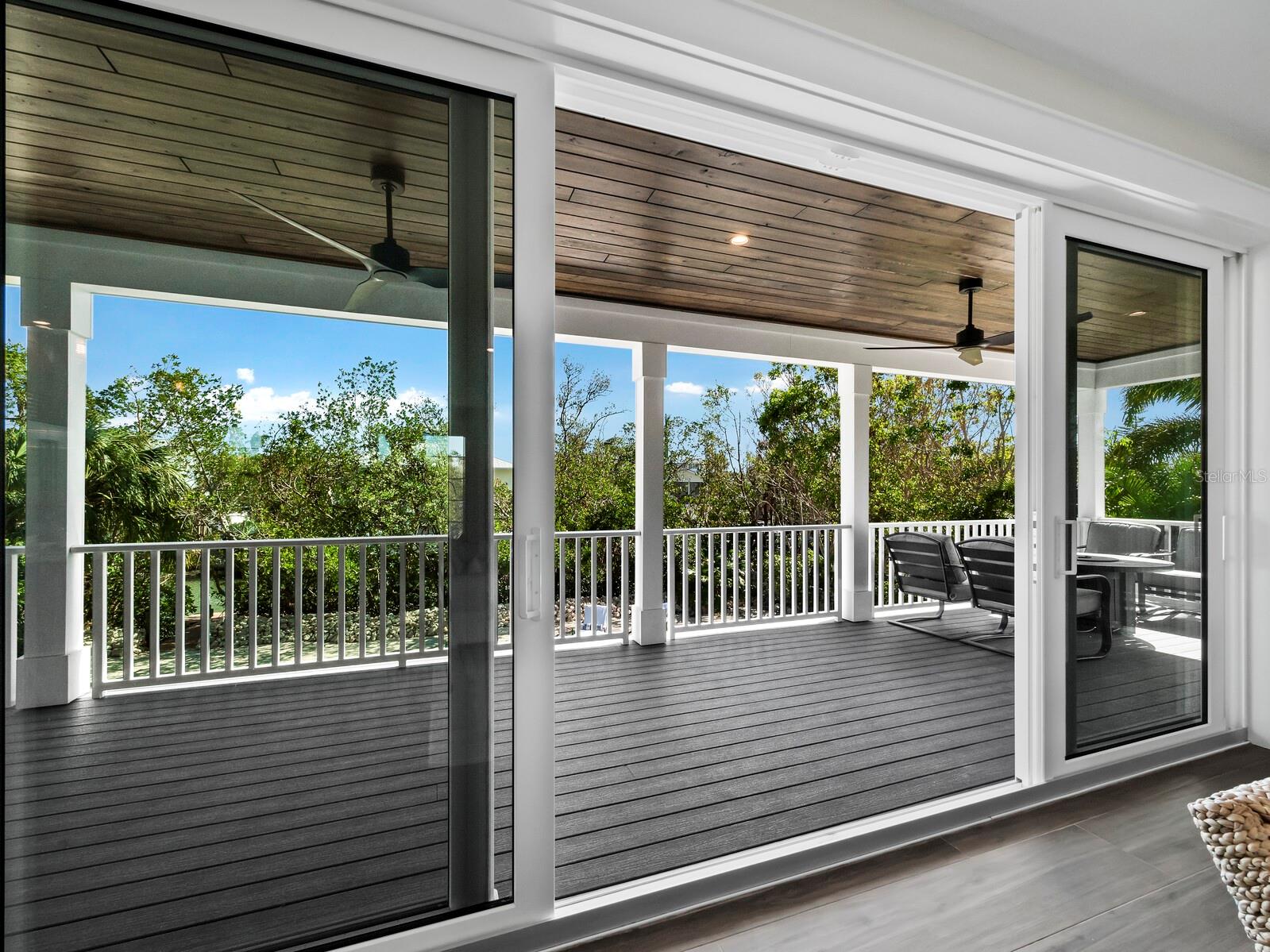 598 LYONS LN, LONGBOAT KEY, FL, 34228