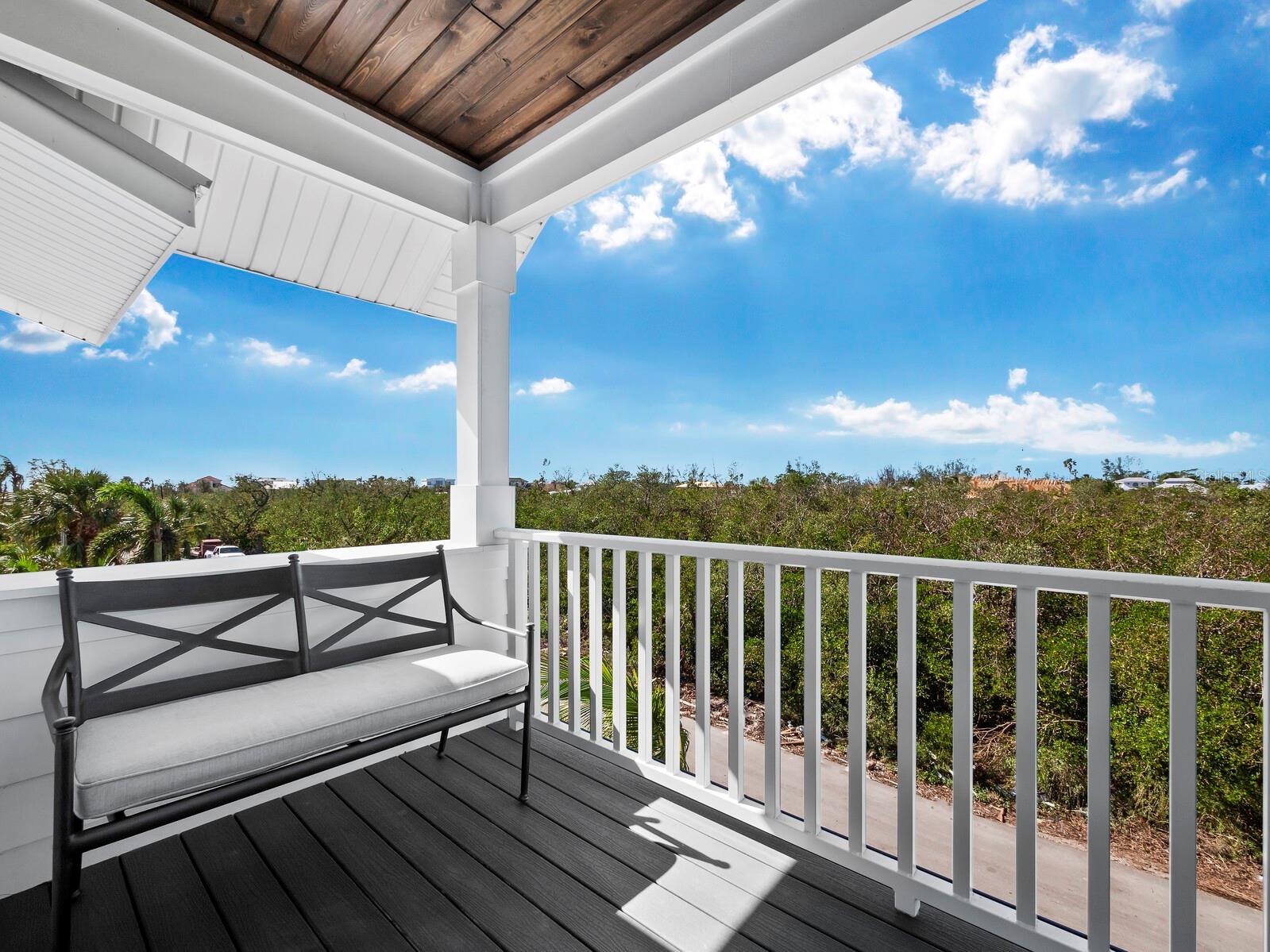598 LYONS LN, LONGBOAT KEY, FL, 34228