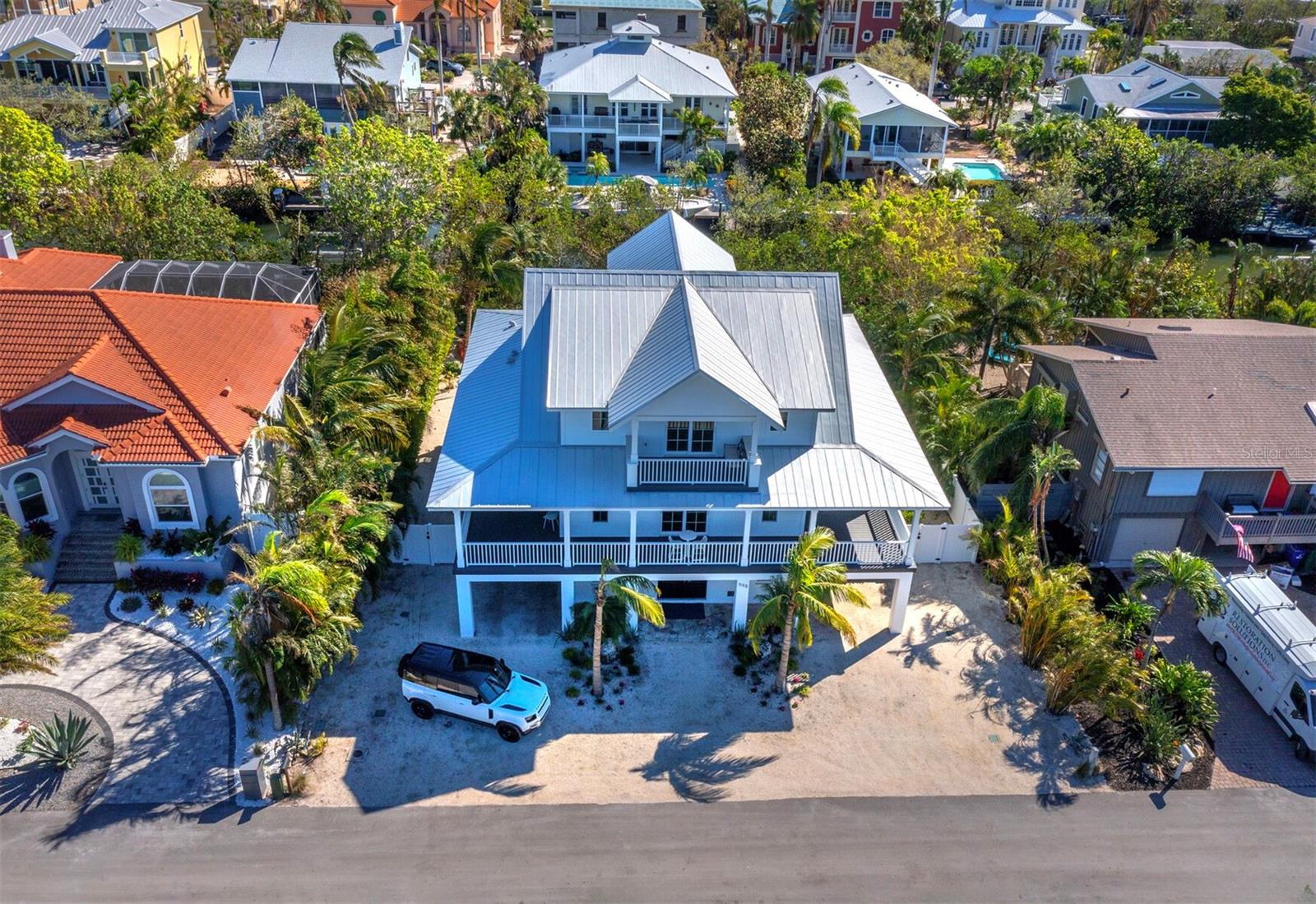 598 LYONS LN, LONGBOAT KEY, FL, 34228