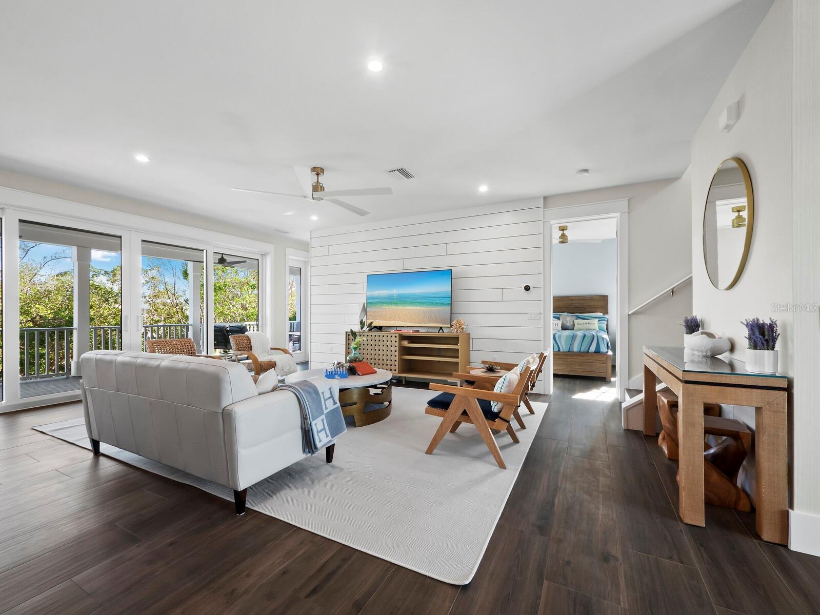 598 LYONS LN, LONGBOAT KEY, FL, 34228