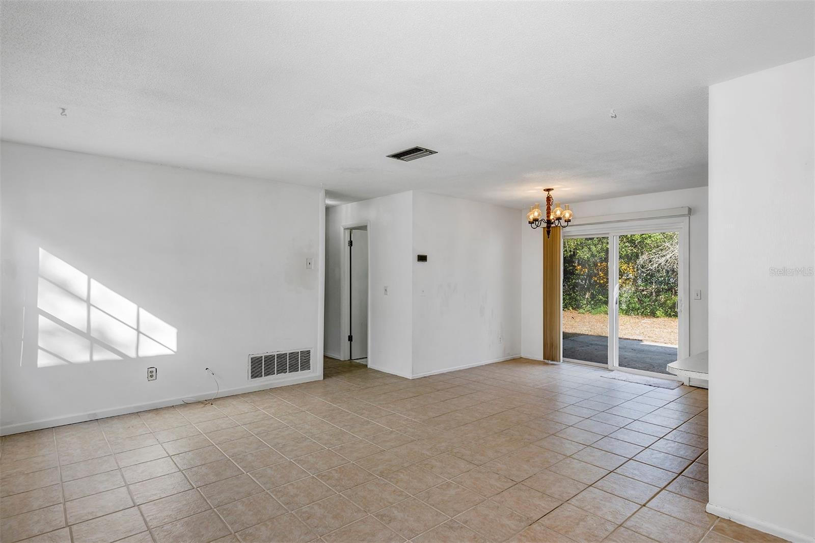 707 BEVERLY AVE, ALTAMONTE SPRINGS, FL, 32701