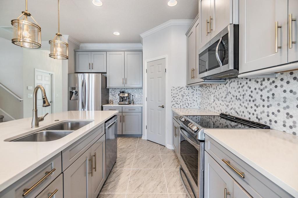 33153 SHADOW BRANCH LN, WESLEY CHAPEL, FL, 33545