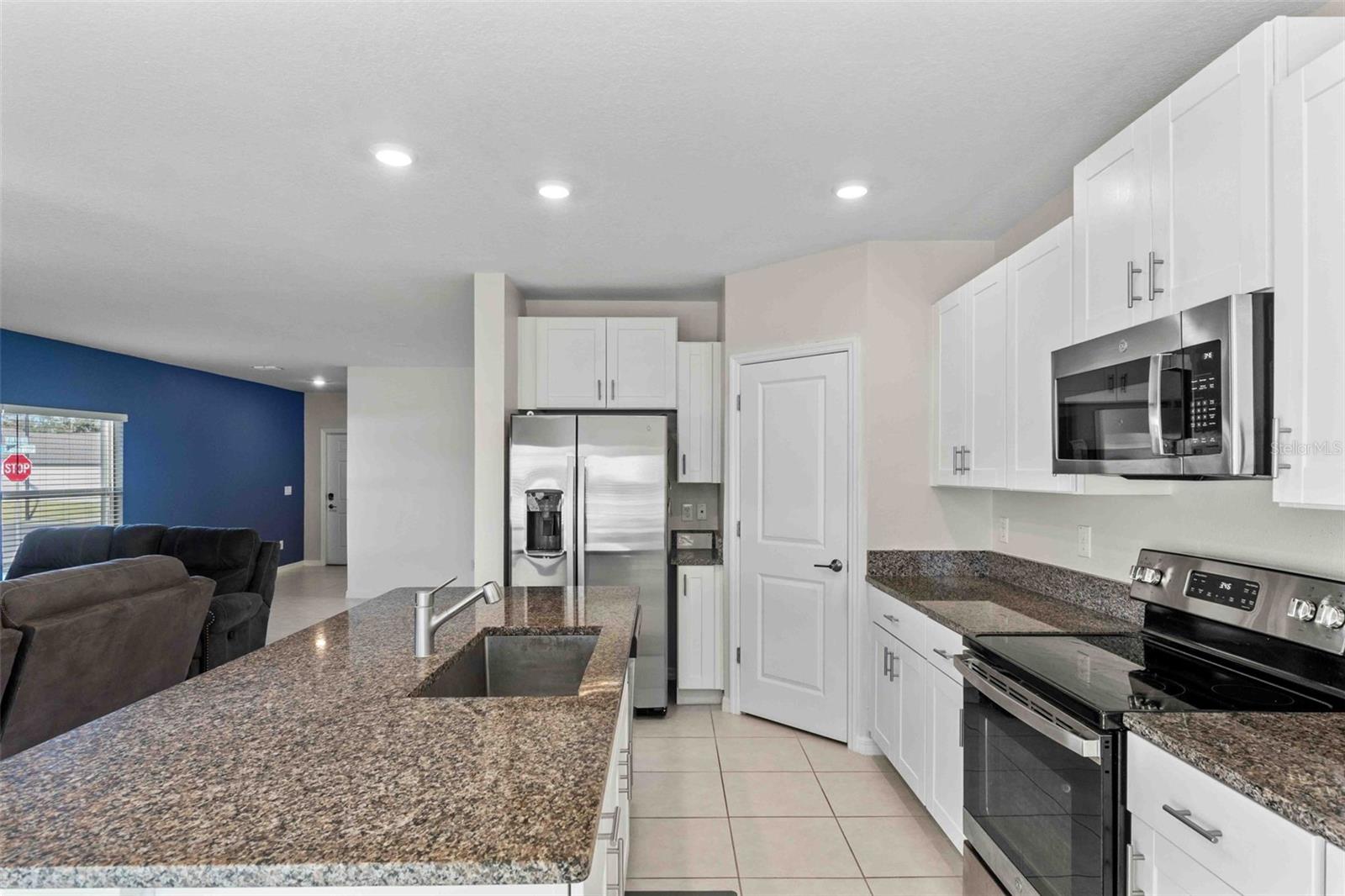 6688 BACK FORTY LOOP, ZEPHYRHILLS, FL, 33541