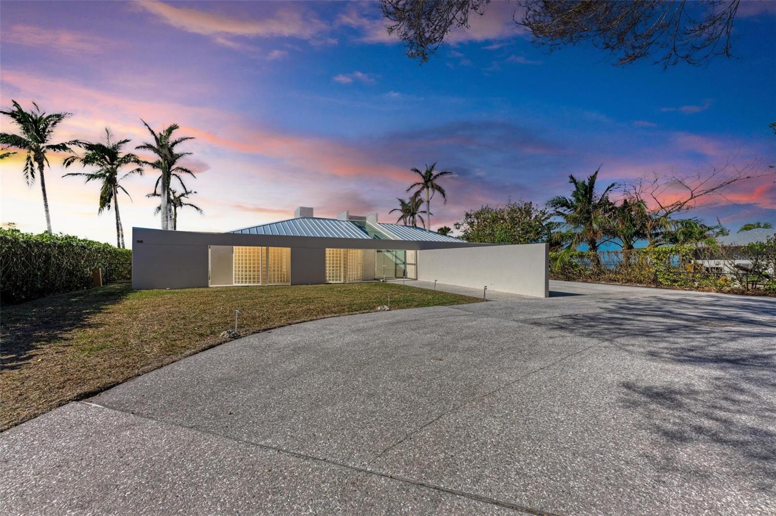 320 S SHORE DR, SARASOTA, FL, 34234
