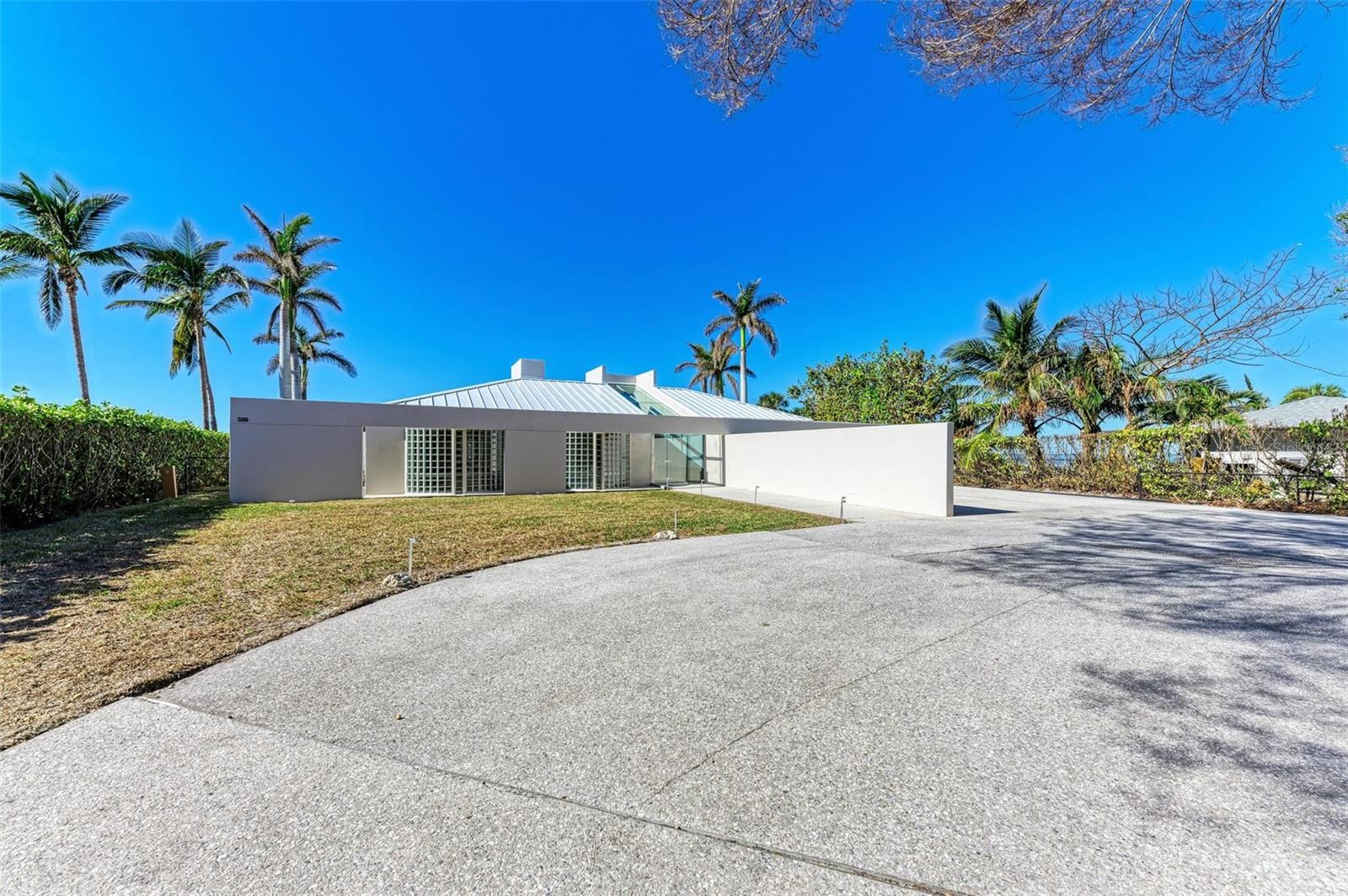 320 S SHORE DR, SARASOTA, FL, 34234