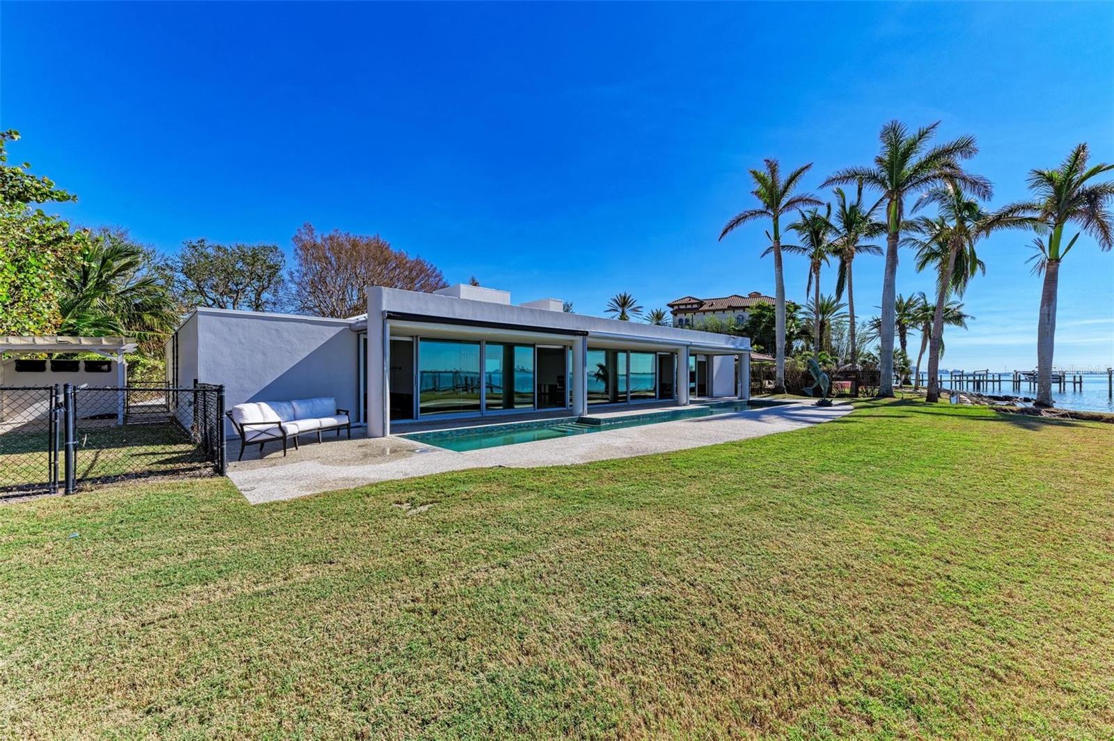 320 S SHORE DR, SARASOTA, FL, 34234