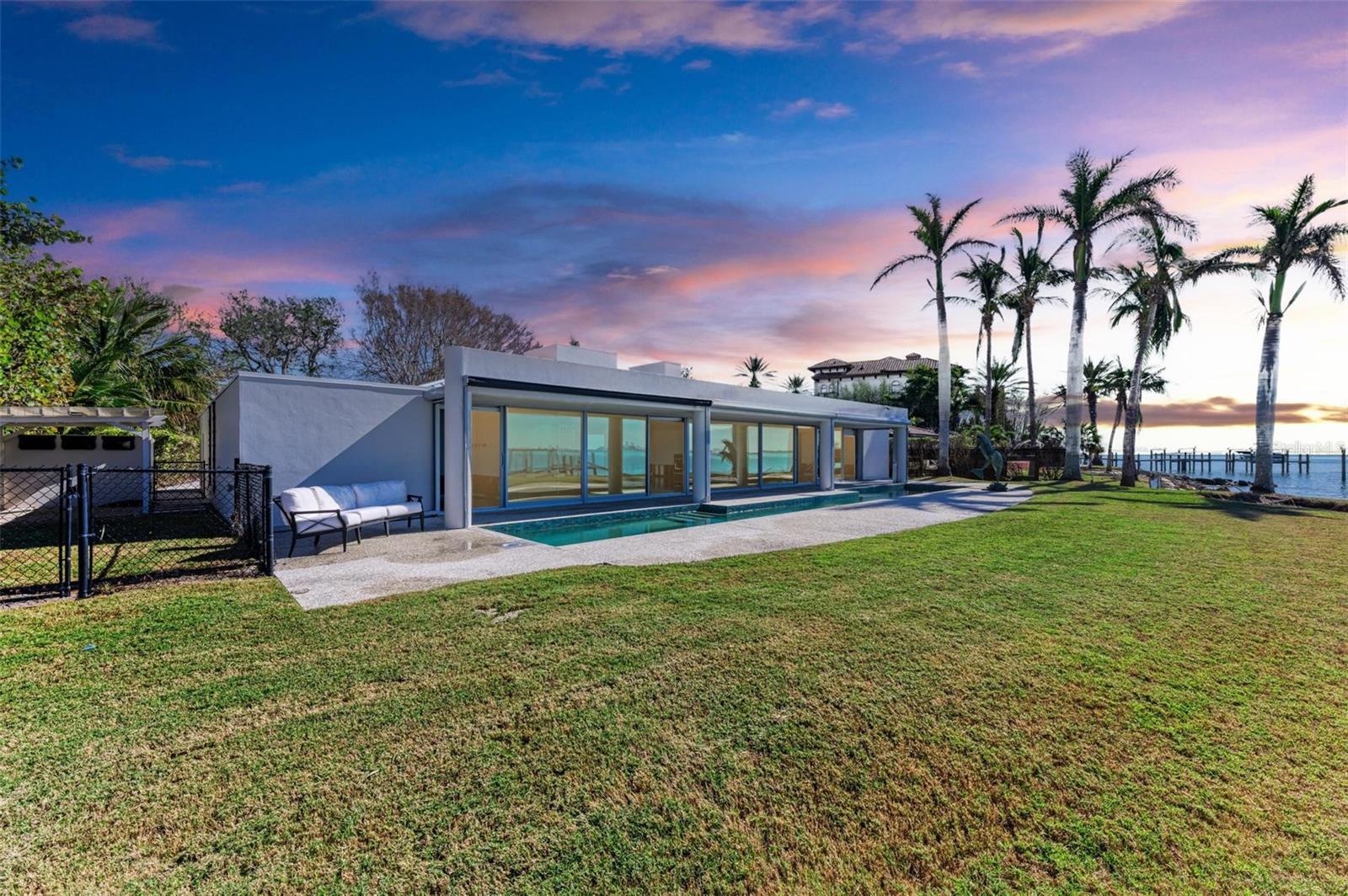 320 S SHORE DR, SARASOTA, FL, 34234