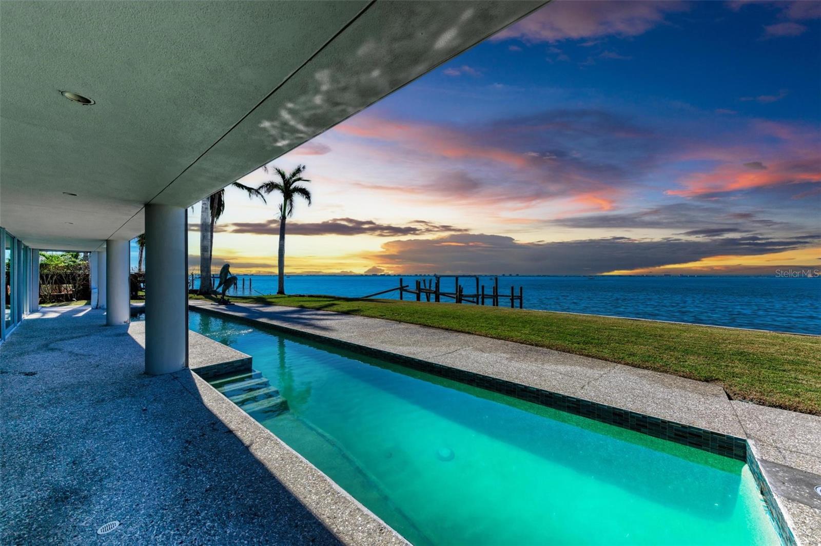 320 S SHORE DR, SARASOTA, FL, 34234