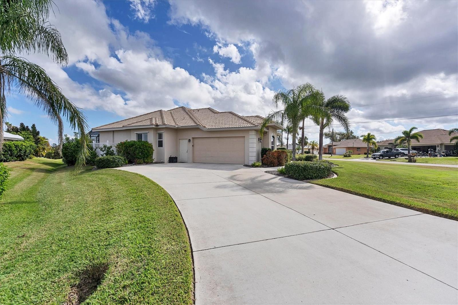2 SPORTSMAN TER, ROTONDA WEST, FL, 33947