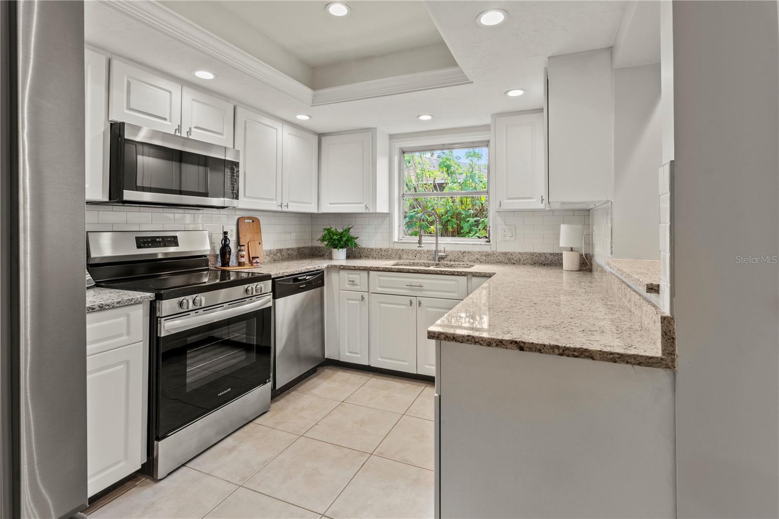 1097 WILLIS AVE, SARASOTA, FL, 34232