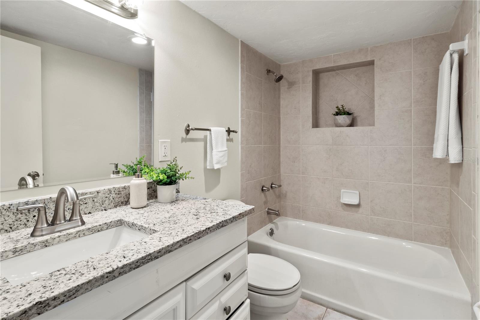 1097 WILLIS AVE, SARASOTA, FL, 34232