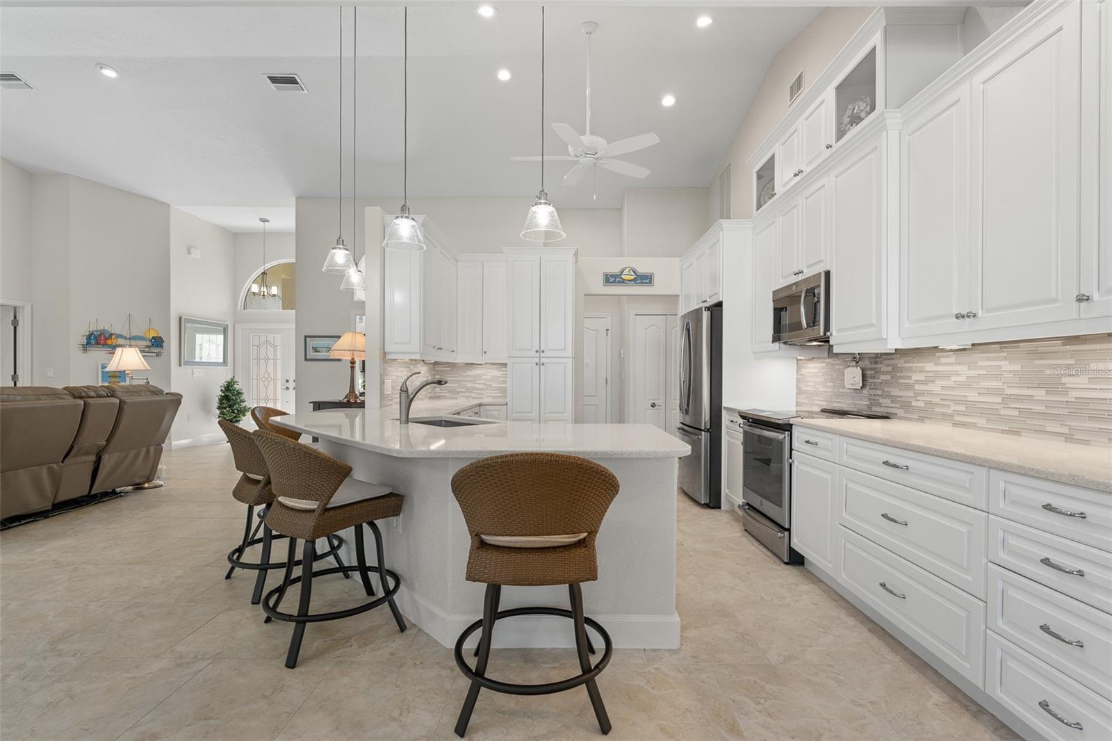 566 PORT BENDRES DR, PUNTA GORDA, FL, 33950