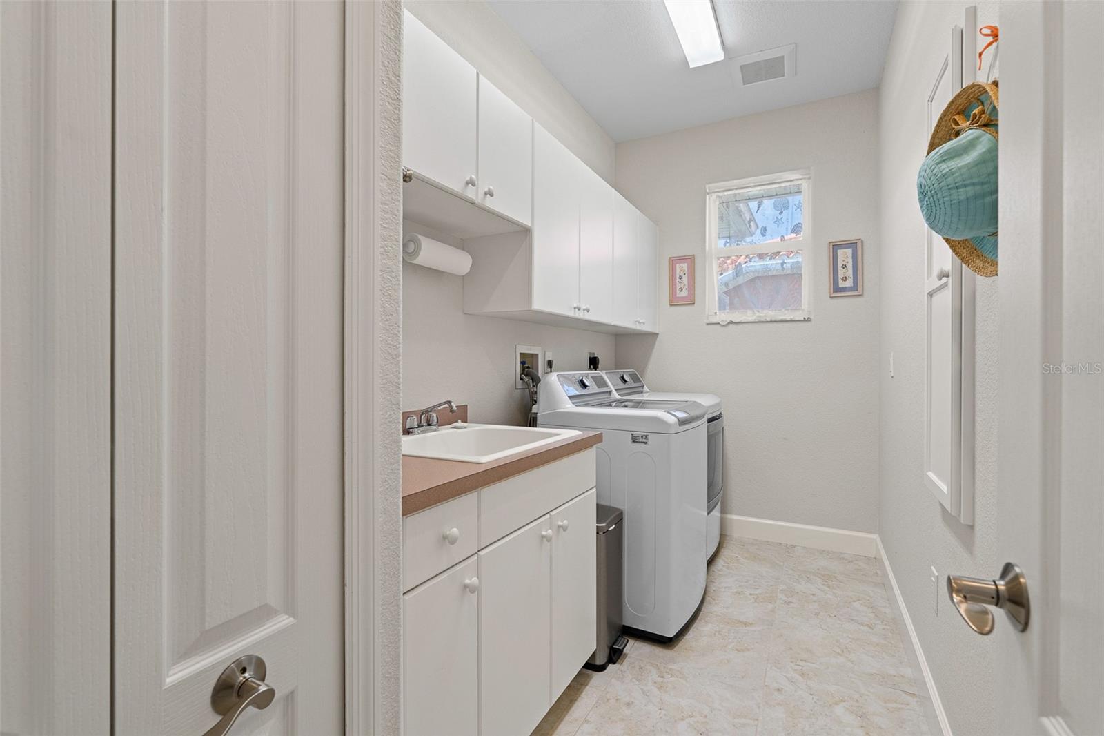 566 PORT BENDRES DR, PUNTA GORDA, FL, 33950