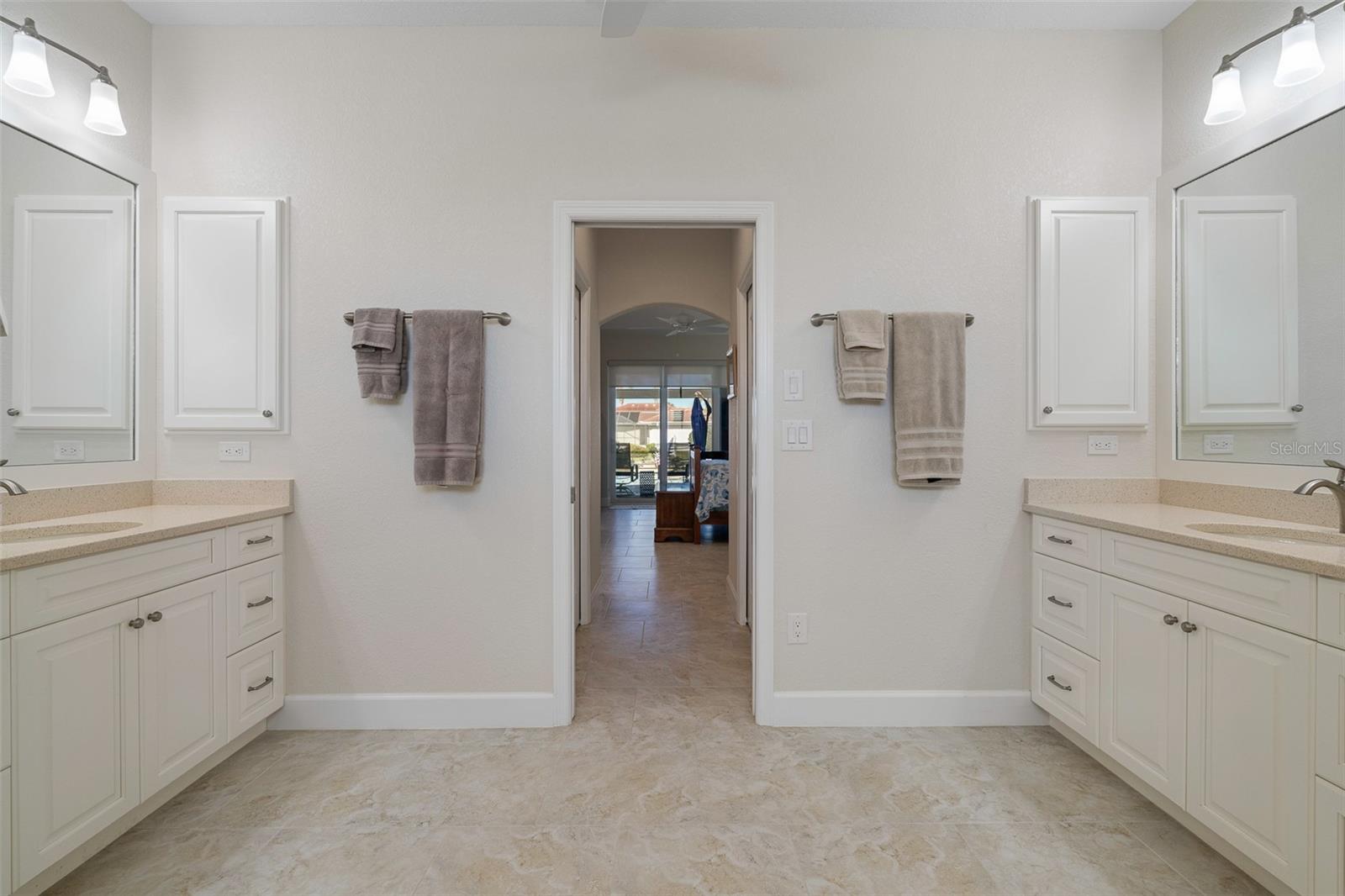 566 PORT BENDRES DR, PUNTA GORDA, FL, 33950