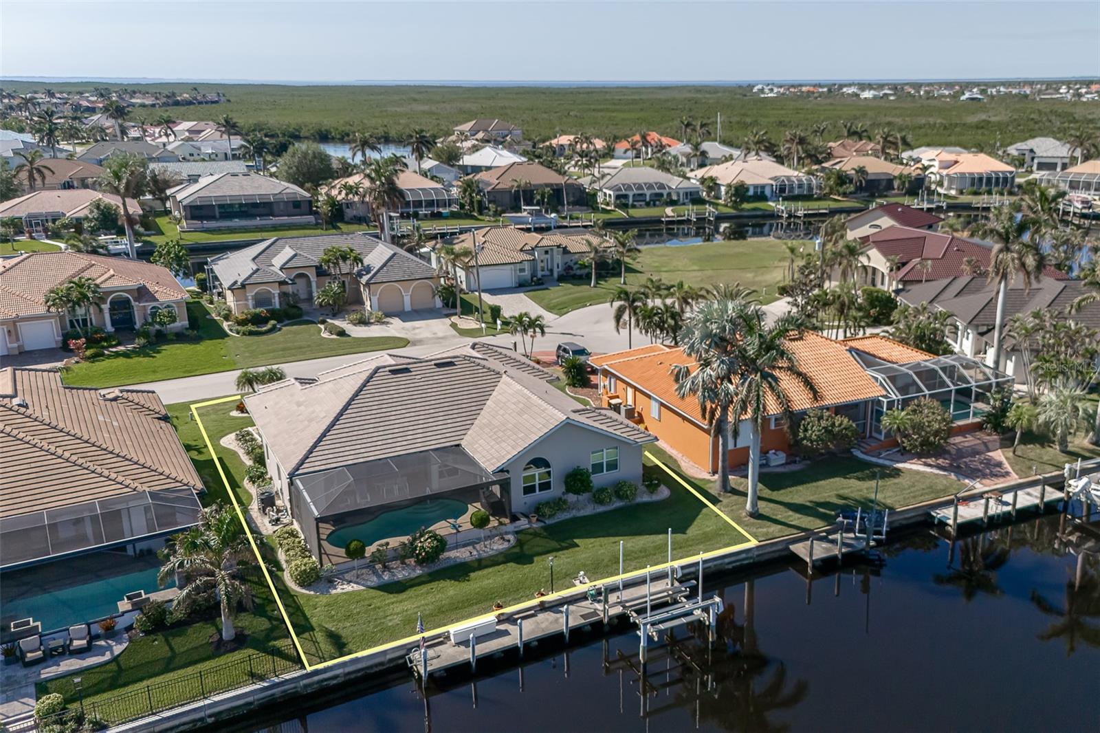 566 PORT BENDRES DR, PUNTA GORDA, FL, 33950