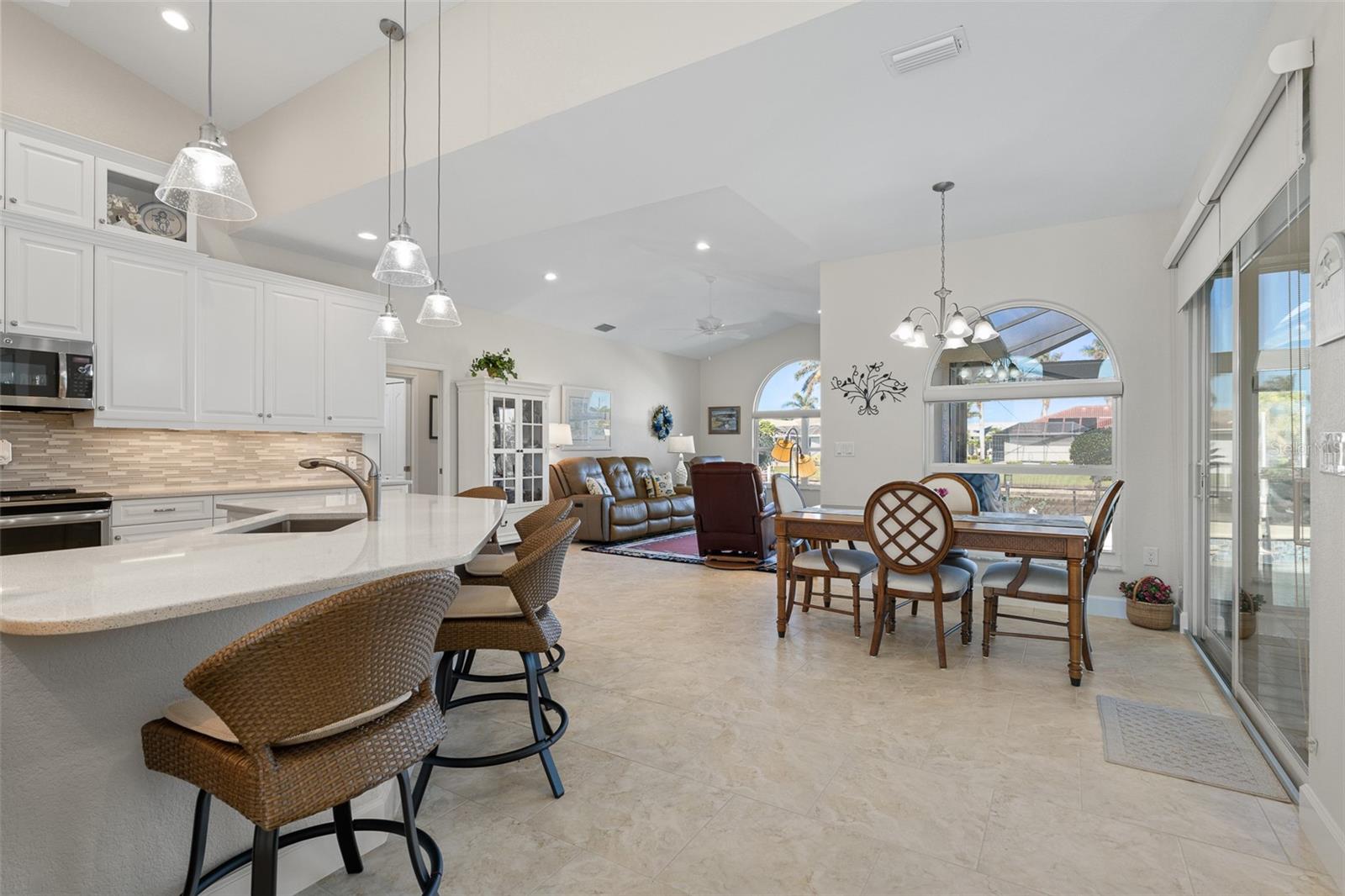 566 PORT BENDRES DR, PUNTA GORDA, FL, 33950