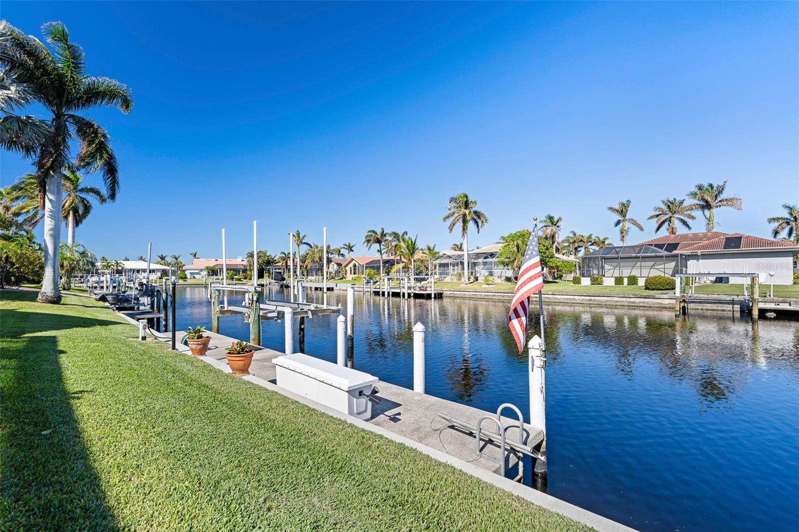 566 PORT BENDRES DR, PUNTA GORDA, FL, 33950