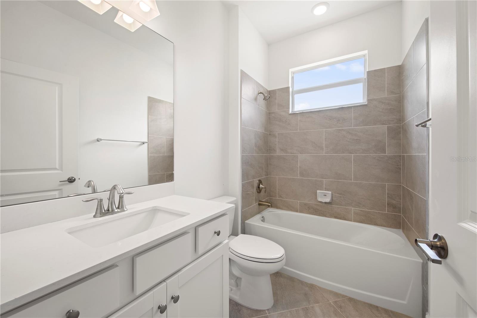 17357 COMINGO LN, PUNTA GORDA, FL, 33955